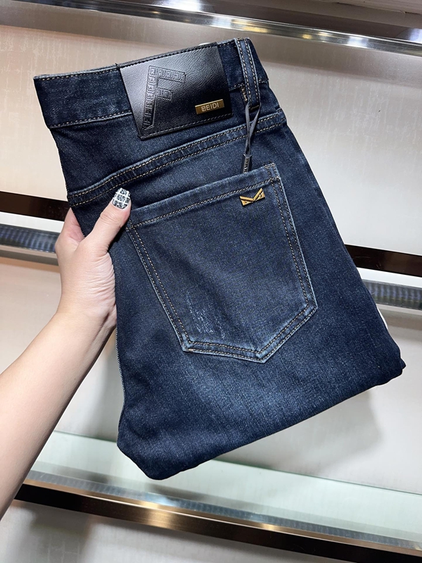 ブランドジーンズ正面デザイン